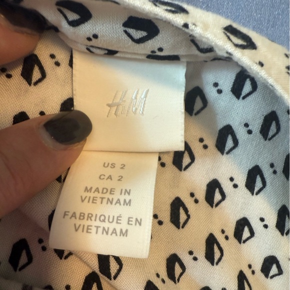 H&M White and Black Patterned Midi Dress - Picture 6 of 9